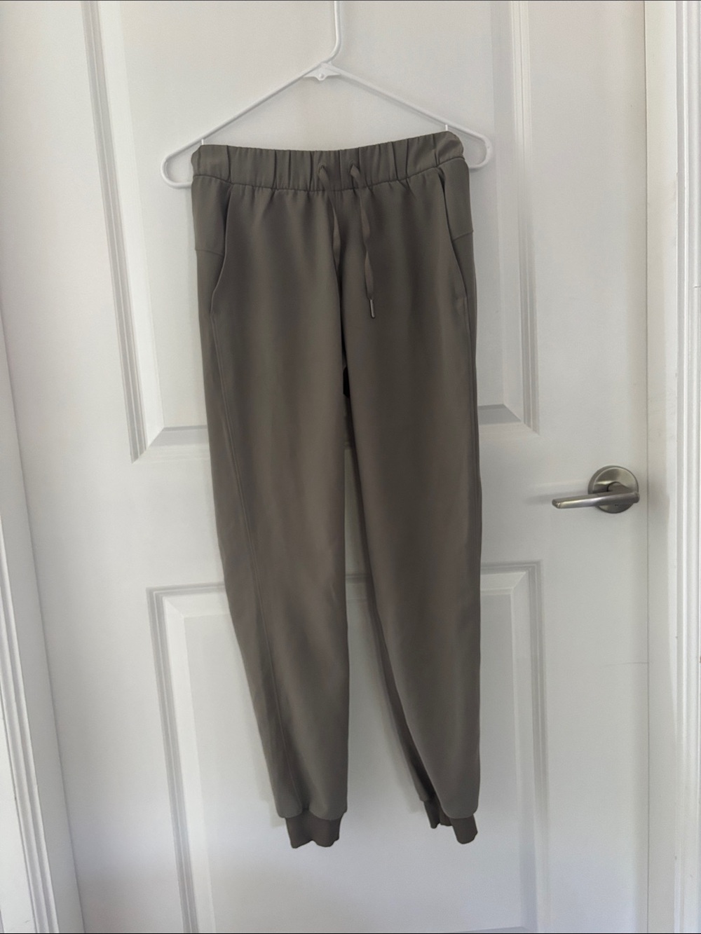 Lululemon on the fly jogger